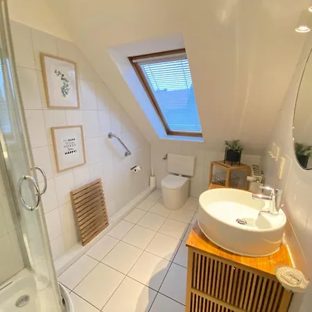 Mit Stellplatz Mitten Im Gruenen By Interhome Lägenhet Kiel