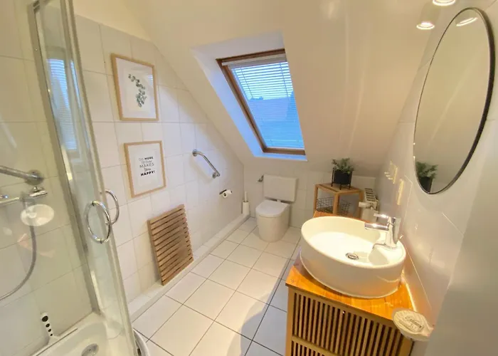 Mit Stellplatz Mitten Im Gruenen By Interhome Lägenhet Kiel