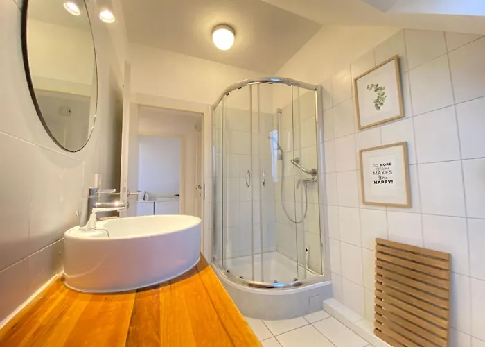 Mit Stellplatz Mitten Im Gruenen By Interhome * Kiel